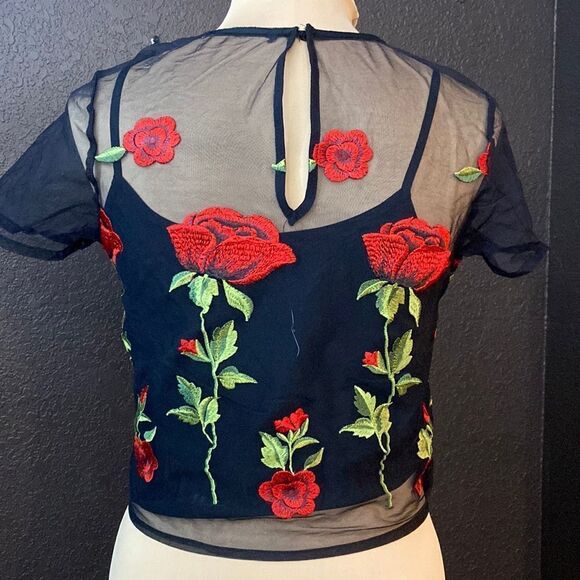 Forever 21 black and red Contemporary Embroidered Rose Floral Mesh Crop Blouse - Picture 7 of 8